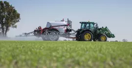 Opryskiwacz KUHN LEXIS 3000 podczas pracy