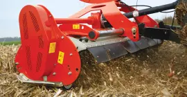Rozdrabniacz BPR 280 podczas pracy z łodygami kukurydzy