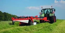 FC 3161 z funkcją układania podwójnego pokosu do zbioru przez sieczkarnię