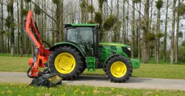 Lepsza widoczność podczas pracy kosiarką wysięgnikową POLY-LONGER 5050 SP z ramieniem wyprzedzającym OPTIview.