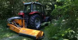 Kosiarka do poboczy SPRING LONGER 70 podczas pracy