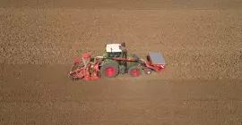 Przedni zbiornik TF 1512 przy pracy