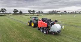 Prasoowijarka VBP 7100 podczas pracy na polu