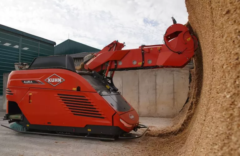 AURA, our autonomous self-propelled feed mixer