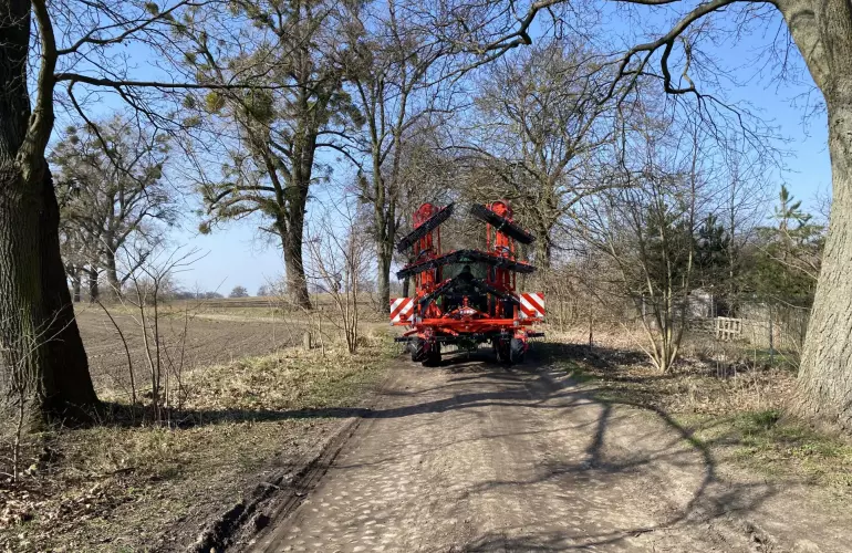 Tieliner 12000 in transport
