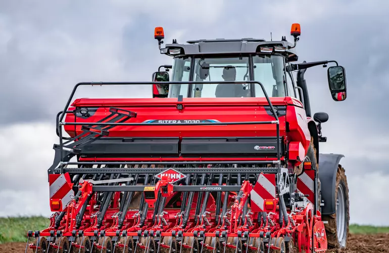 Ein Bild der SITERA 3030 - einer mechanischen Aufbaudrillmaschine von KUHN