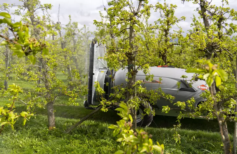 Opryskiwacz sadowniczy do sadów i winnic ANTIS 2 KUHN