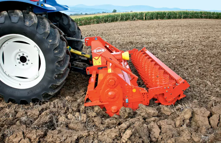 Glebogryzarka EL 122 w pracy