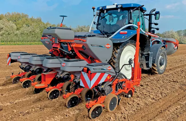 Siewniki precyzyjne KOSMA, lekkie i kompaktowe, mogą być podłączane do małych ciągników