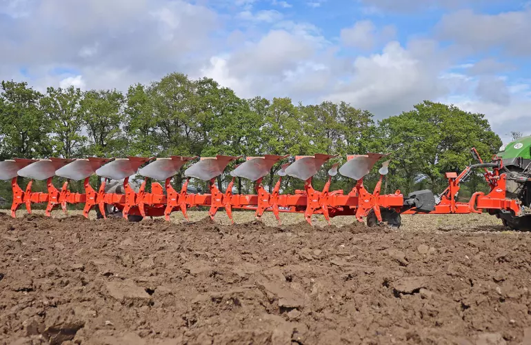 MULTI-LEADER-XT_Ploughing_modular.jpg