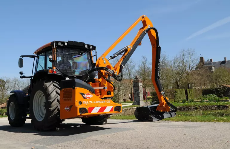 Kosiarka wysięgnikowa do trawy i żywopłotów KUHN MULTI-LONGER GII 5057 P: potęga ruchu prostego ramienia