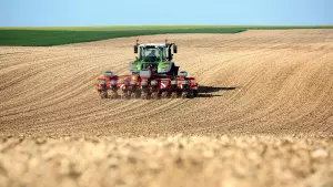 The engineering department plays a central role in the design of precision seed drills. It is responsible for analysing farmers' needs and defining the technical characteristics of the machines. Design engineers use Computer-Aided Design (CAD) software to create detailed 3D models of precision seed drills. They also run simulations to test the strength of materials and the efficiency of mechanisms. 