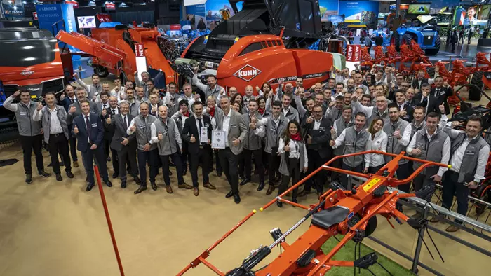 Farm Machine 2023 VBP - photo de toute l'équipe KUHN