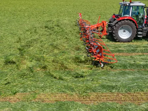 GF 13003 T working in the field