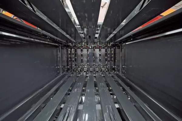 Specjalnie zaprojektowana komora prasowania o długości 3,4 m pras SB zapewnia mnóstwo przestrzeni do formowania idealnych beli.