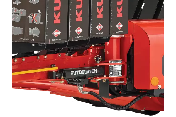 Za naciśnięciem jednego klawisza maszyna składa lub rozkłada moduły potrzebne do pracy.