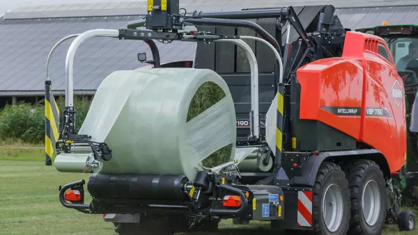 Cylindryczne owinięcie zapewnia, że więcej powietrza jest usunięte, a bela zachowuje swój kształt.