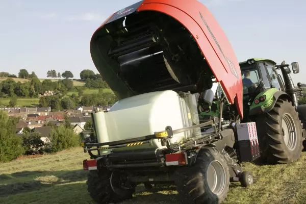 Pierścień owijacza z dwoma zintegrowanymi napinaczami wstępnymi.