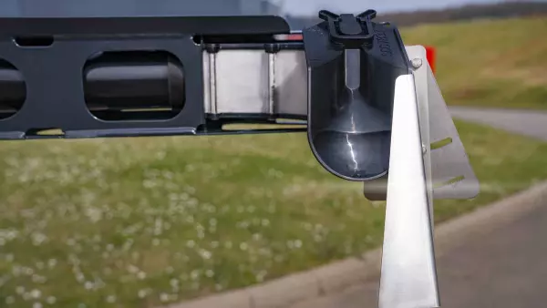 Osłona graniczna i rozdzielacz nawozu