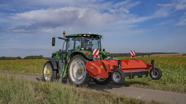 Zagęszczaj redliny za pomocą opcjonalnych kół dogniatających dostępnych dla rozdrabniacza BFP 320