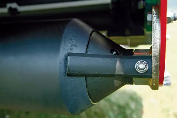 Wysokość robocza kontrolowana przez wał kopiujący z demontowanymi końcówkami.