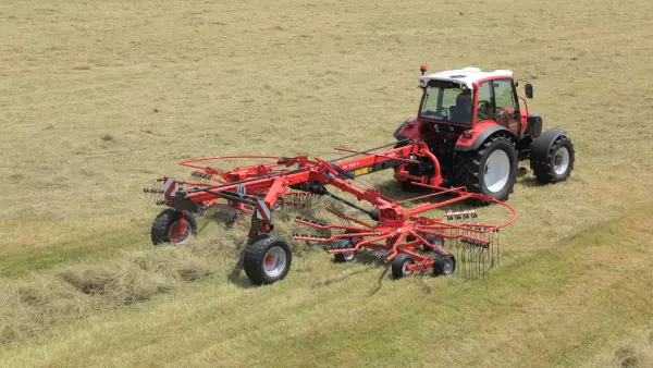 Mechaniczna lub hydrauliczna regulacja szerokości pokosu w modelu GA 7501 +