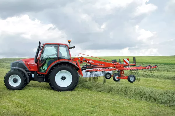 Prześwit nad wałem pokosu w modelu GA 5031