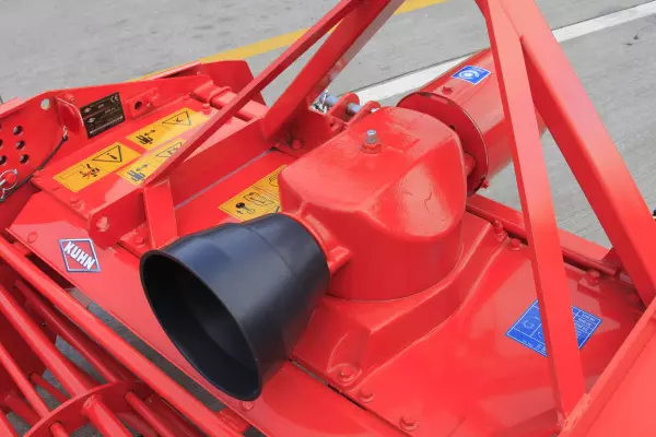 Solidna przekładnia centralna z żeliwa sferoidalnego w bronie wirnikowej HRB 152