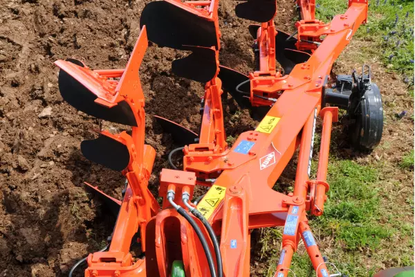 Prosta obsługa pługa MASTER 113 zapewnia użytkownikowi całkowicie bezstresową pracę.