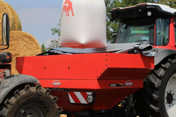 Łatwy w załadunku big bagami rozsiewacz nawozów MDS 20.2 o pojemności 2000 litrów