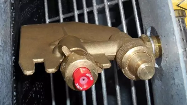 Jets sur palettes brevetés du pulvérisateur GEO M 2