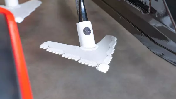 Zbliżenie na redlice pielnika do upraw rzędowych ROWLINER