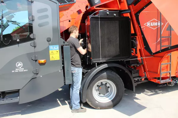 Tani w eksploatacji silnik w samojezdnych wozach paszowych KUHN SPV Access/Power/Intense