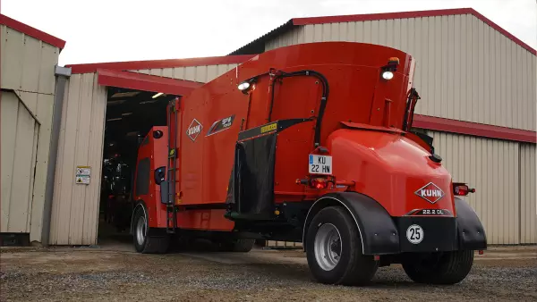 Wąska tylna oś SPW Power zmniejsza promień skrętu.