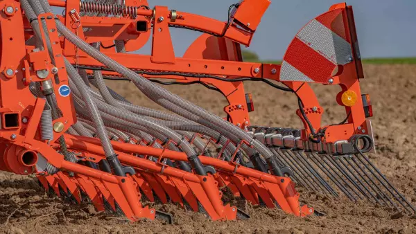 Belka z redlicami w siewnikach serii VENTA 100 jest lżejsza.