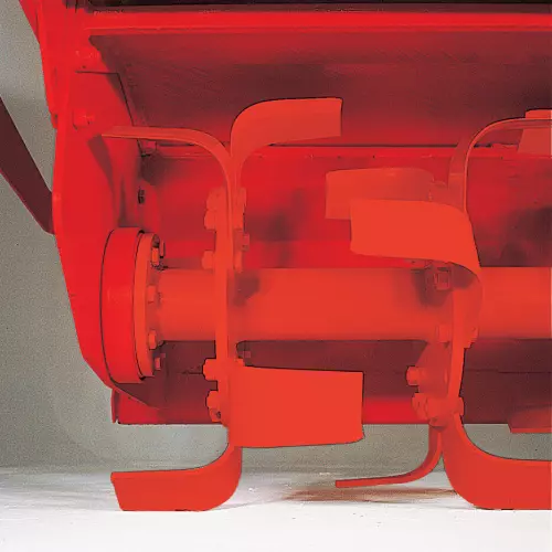 Noże typu 'L" umożliwiają płytką uprawę gleby.