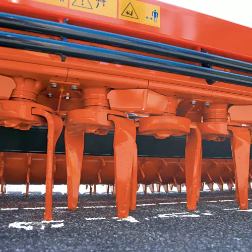 Osłony przeciw kamieniom w kształcie litery V do pracy w kamienistych warunkach