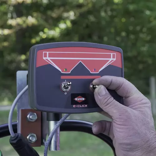 Sterownik E-Click do otwierania i zamykania wylotów bezpośrednio z kabiny za pomocą siłowników elektrycznych zastosowany w modelach MDS w wersji C.