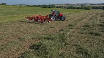 System HLC w GF 7803 T ułatwia manewry na uwrociach