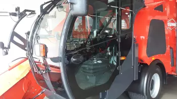 Kabina VISIOSPACE jest montowana w standardzie w modelach SPW Power, zapewniając doskonałą widoczność i pełny komfort jazdy.