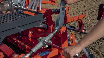 Łatwa regulacja głębokości siewu