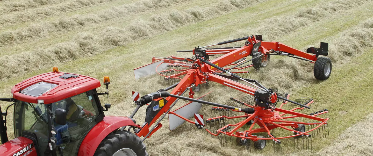 GA 8030 podczas pracy na użytku zielonym