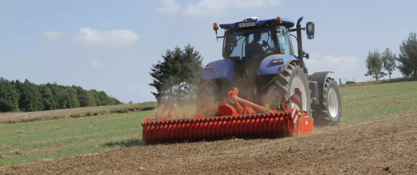 Brona wirnikowa HR 4020 w pracy