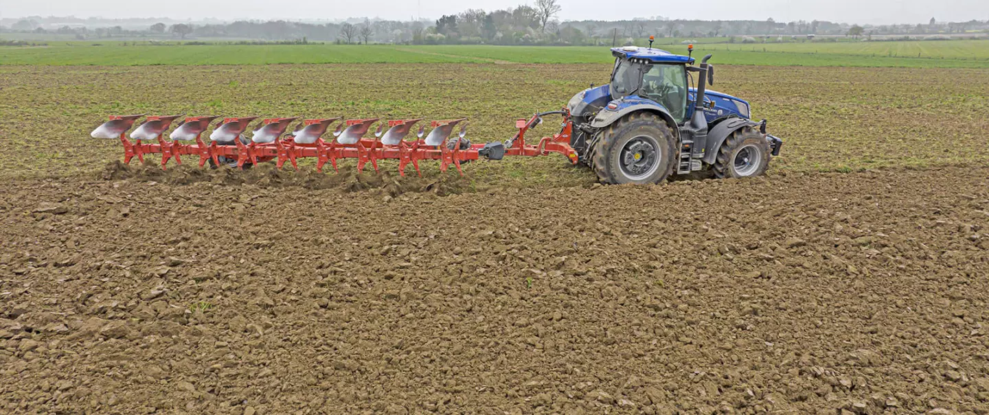 MULTI-LEADER-XT_Ploughing_furrow-ploughing.jpg
