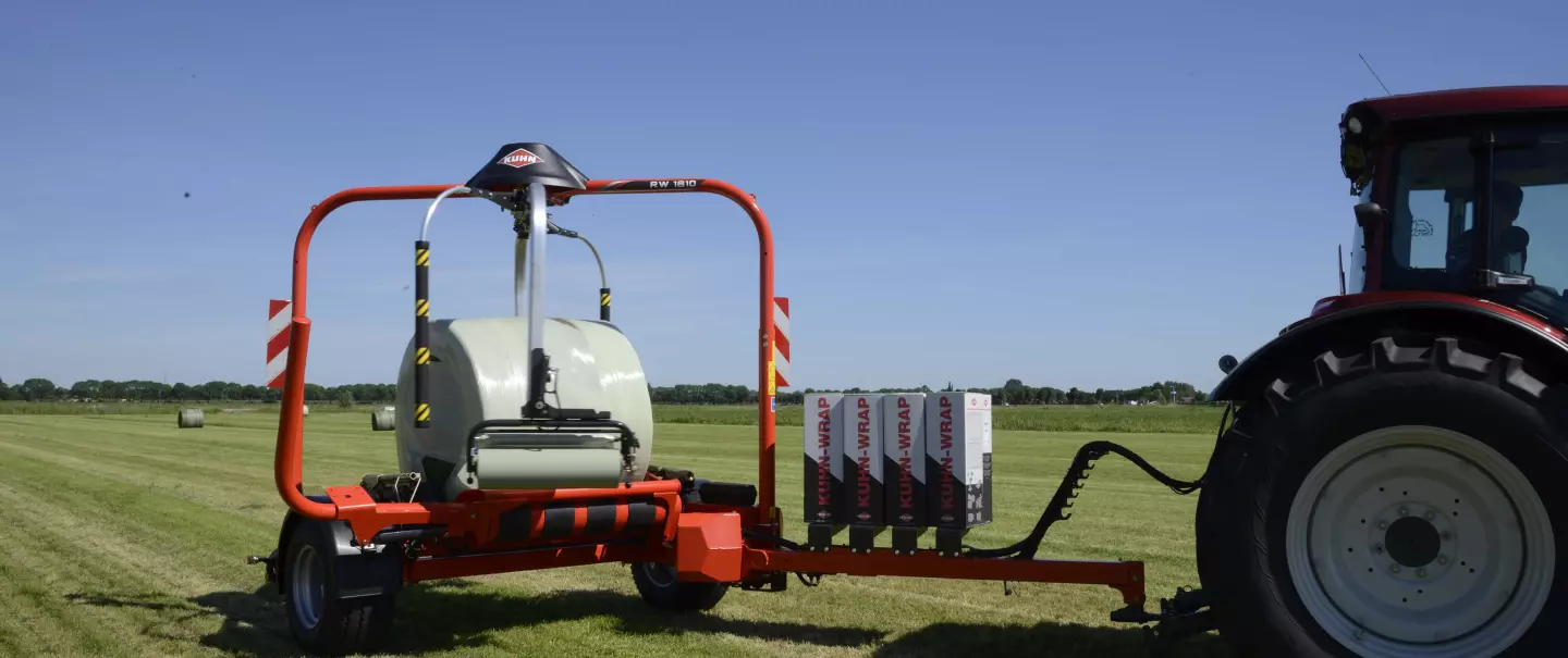 RW 1800 owijarka bel okrągłych owijająca belę w 3D.