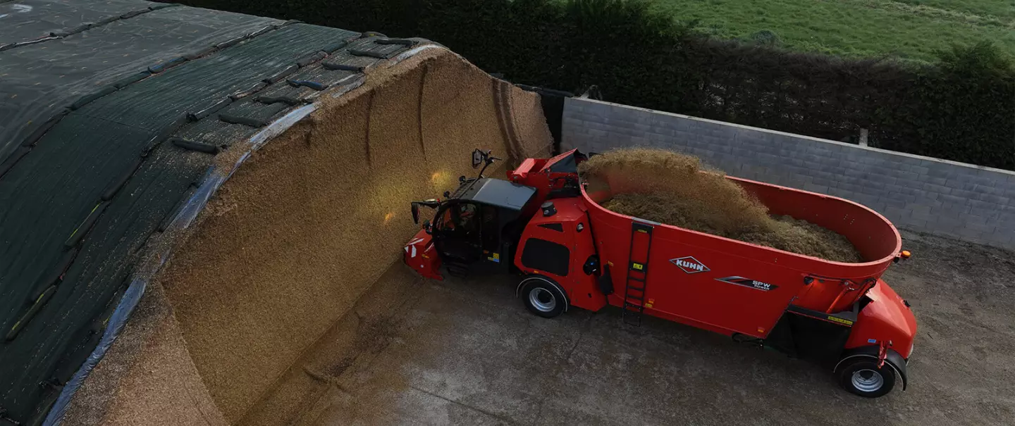 SPW Power przy załadunku kiszonki z kukurydzy