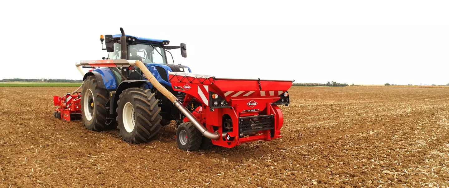 TF 1512 podczas pracy na polu