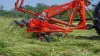 Przetrząsacz GF 10803 podczas pracy w polu